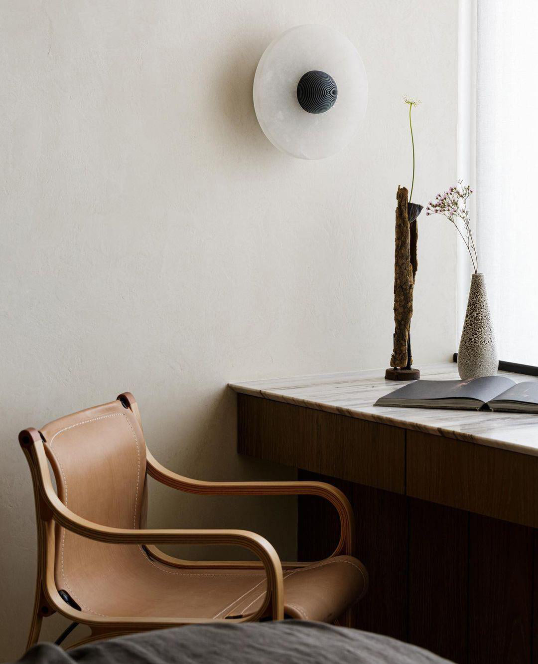 LuxeMarble – Round Marble Wall Lamp for Chic Illumination