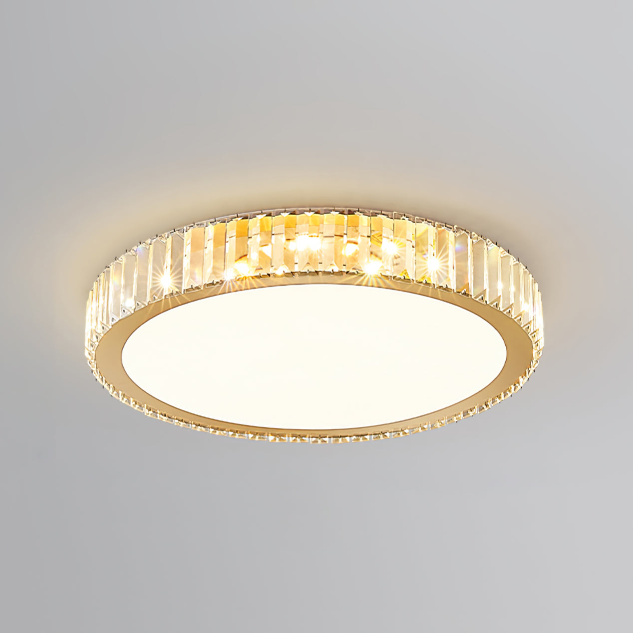 LuxeCrystalAura - Elegant Crystal Illumination