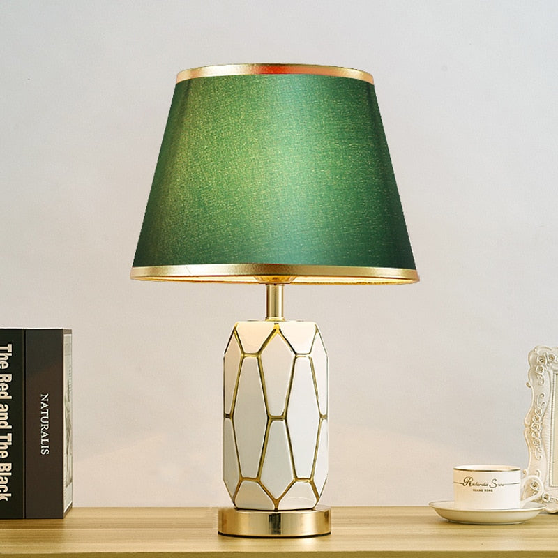CeramiGlow – Retro Ceramic Desk Lamp for a Nostalgic Touch