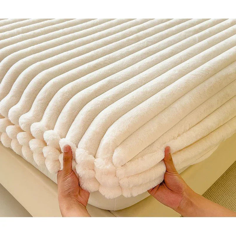 Thelittleesse™ Purely Cloud Plush Bedding Set