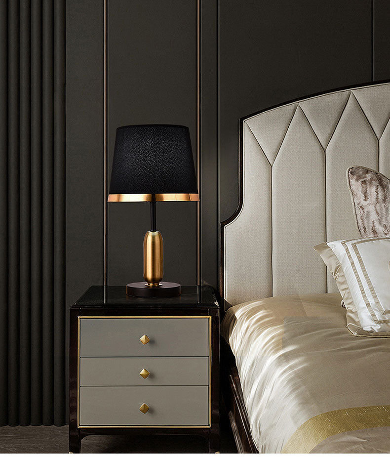 NoirBeam – Sleek Table Lamp in Gold and Black for Subtle Lighting