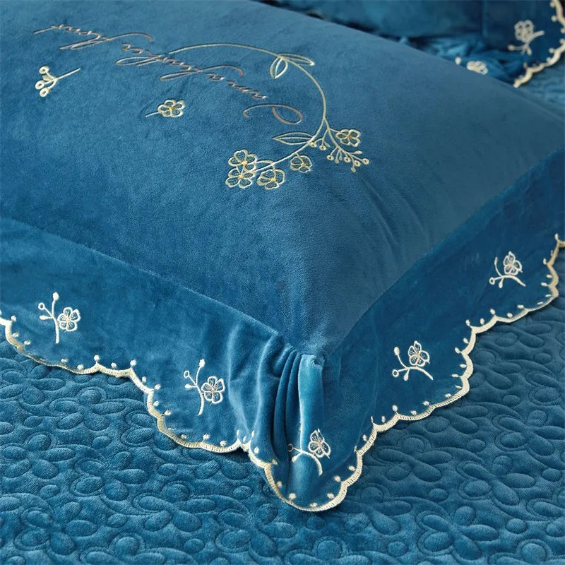 Thelittleesse™ Sapphire Serenity Bedding Set – Quilted 500TC Polyester Bedspread in Ocean Blue