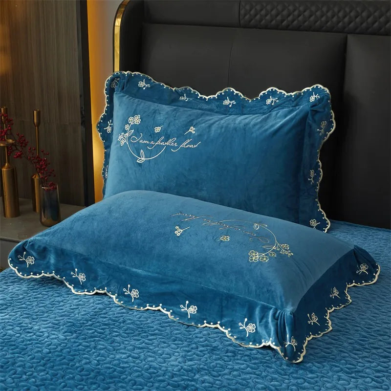 Thelittleesse™ Sapphire Serenity Bedding Set – Quilted 500TC Polyester Bedspread in Ocean Blue