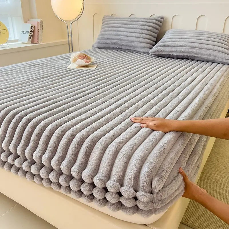 Thelittleesse™ Purely Cloud Plush Bedding Set