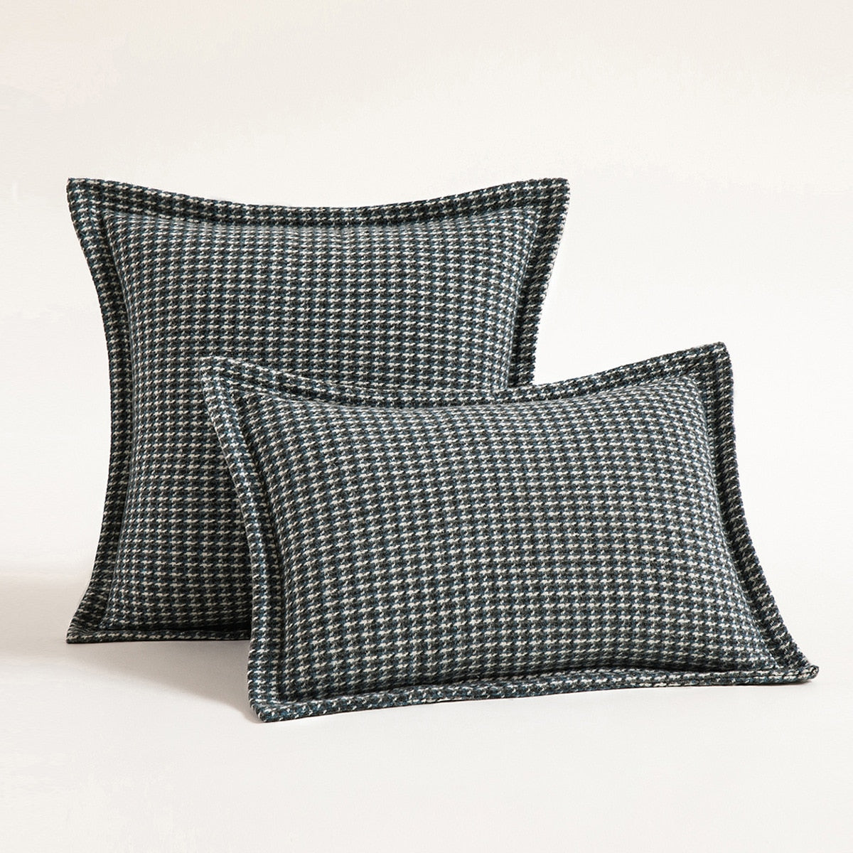 HeritaLuxe – Classic Houndstooth Cushion Cover with Timeless Elegance