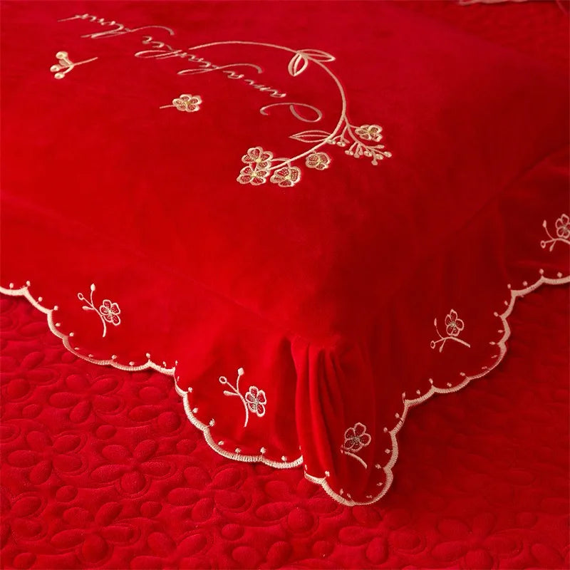 Thelittleesse™ Cardinal Romance Bedding Set – Quilted 500TC Polyester Bedspread in Passionate Red