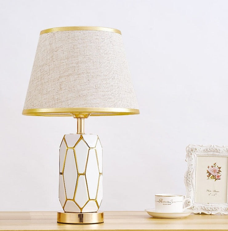 CeramiGlow – Retro Ceramic Desk Lamp for a Nostalgic Touch