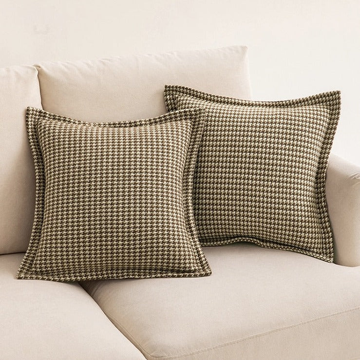 HeritaLuxe – Classic Houndstooth Cushion Cover with Timeless Elegance