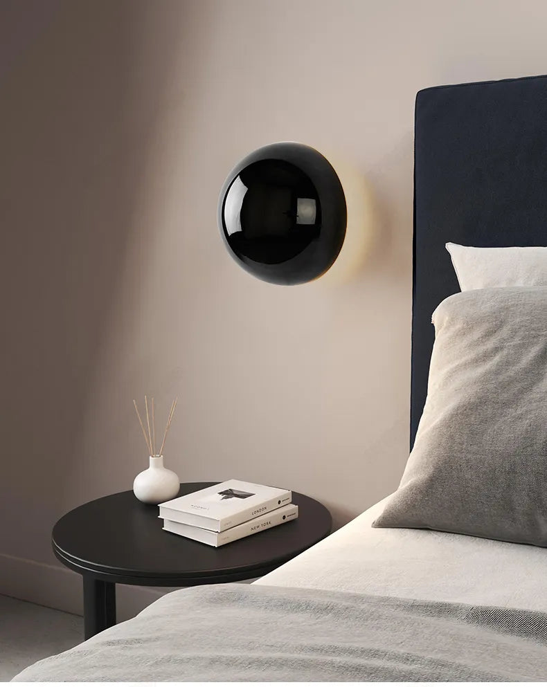 AuroraLume – Nordic Wall Lamp in Aluminium and Acrylic