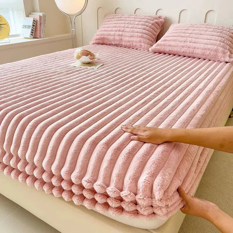 Thelittleesse™ Purely Cloud Plush Bedding Set