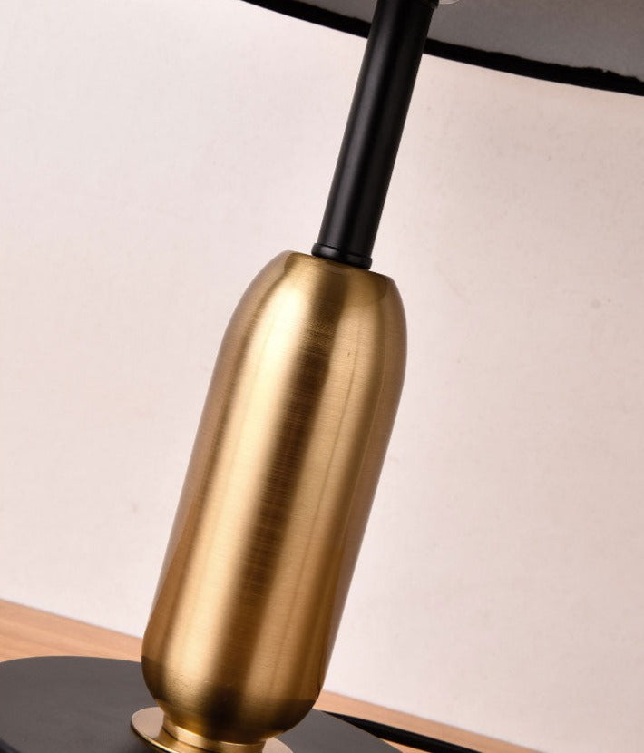 NoirBeam – Sleek Table Lamp in Gold and Black for Subtle Lighting