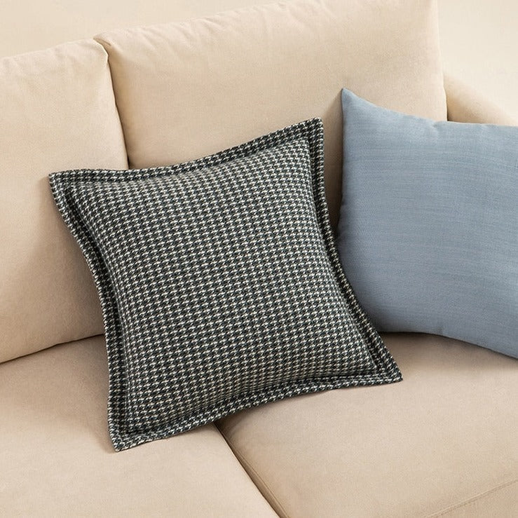 HeritaLuxe – Classic Houndstooth Cushion Cover with Timeless Elegance