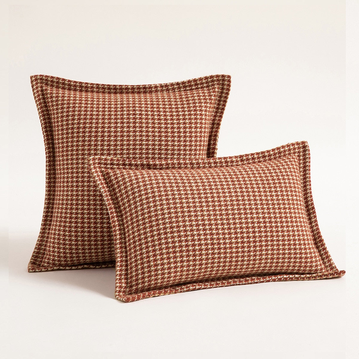 HeritaLuxe – Classic Houndstooth Cushion Cover with Timeless Elegance