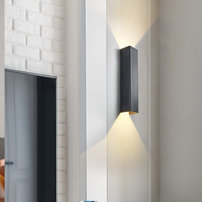 BeamLuxe – Sleek Outdoor Lamp for Contemporary Spaces