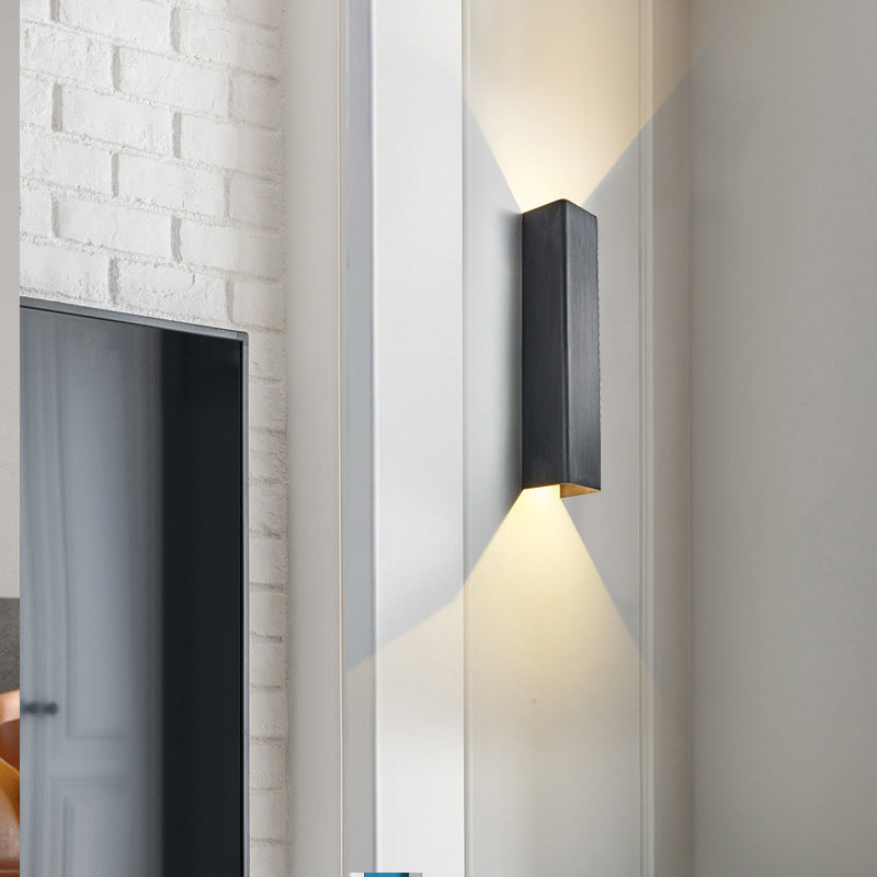 BeamLuxe – Sleek Outdoor Lamp for Contemporary Spaces