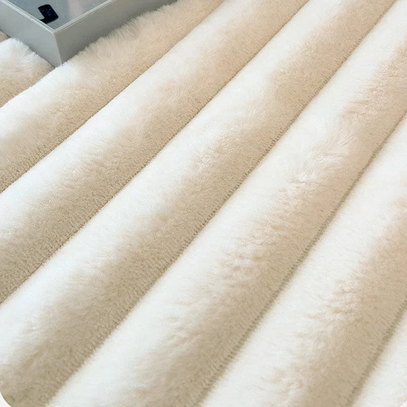 Thelittleesse™ Purely Cloud Plush Bedding Set