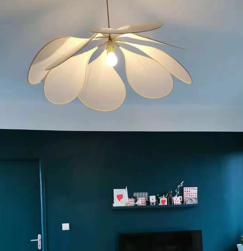 Thelittleesse™ Petal Pendant Light – Elegant Floral Ceiling Lamp for Soft Ambient Interiors