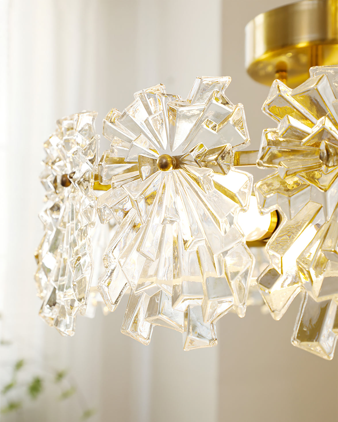 FlurryLuxe - Ceiling Light with Elegant Snowflake Motifs