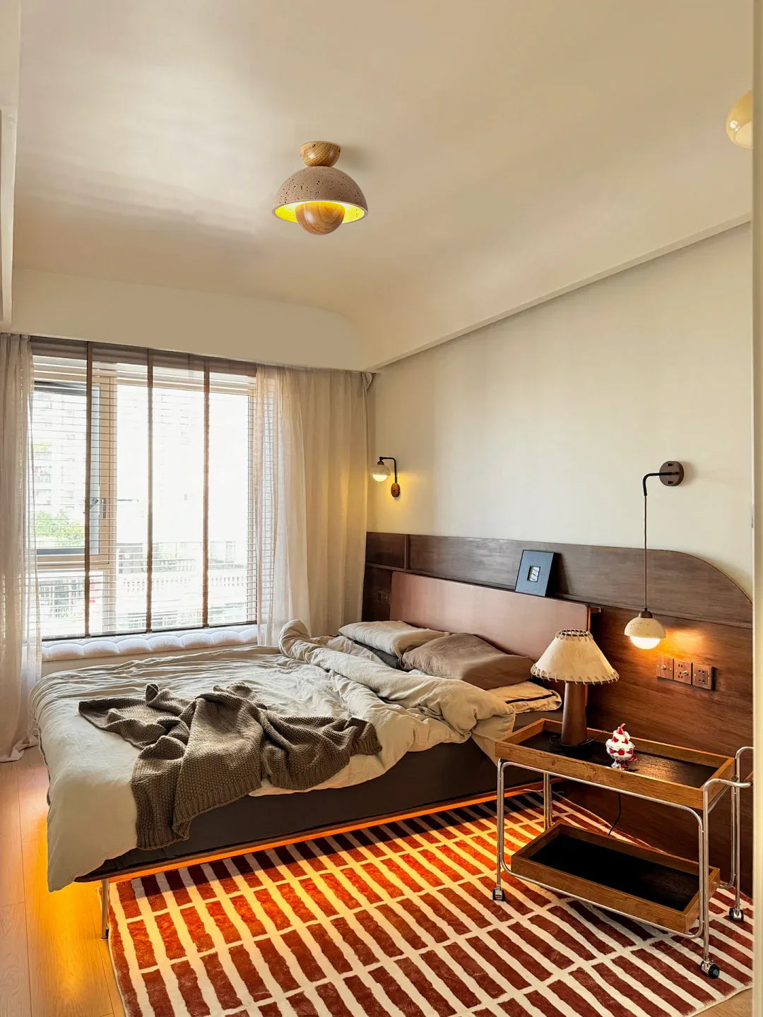 SkylineLuxe - Elegant Ceiling Lamp