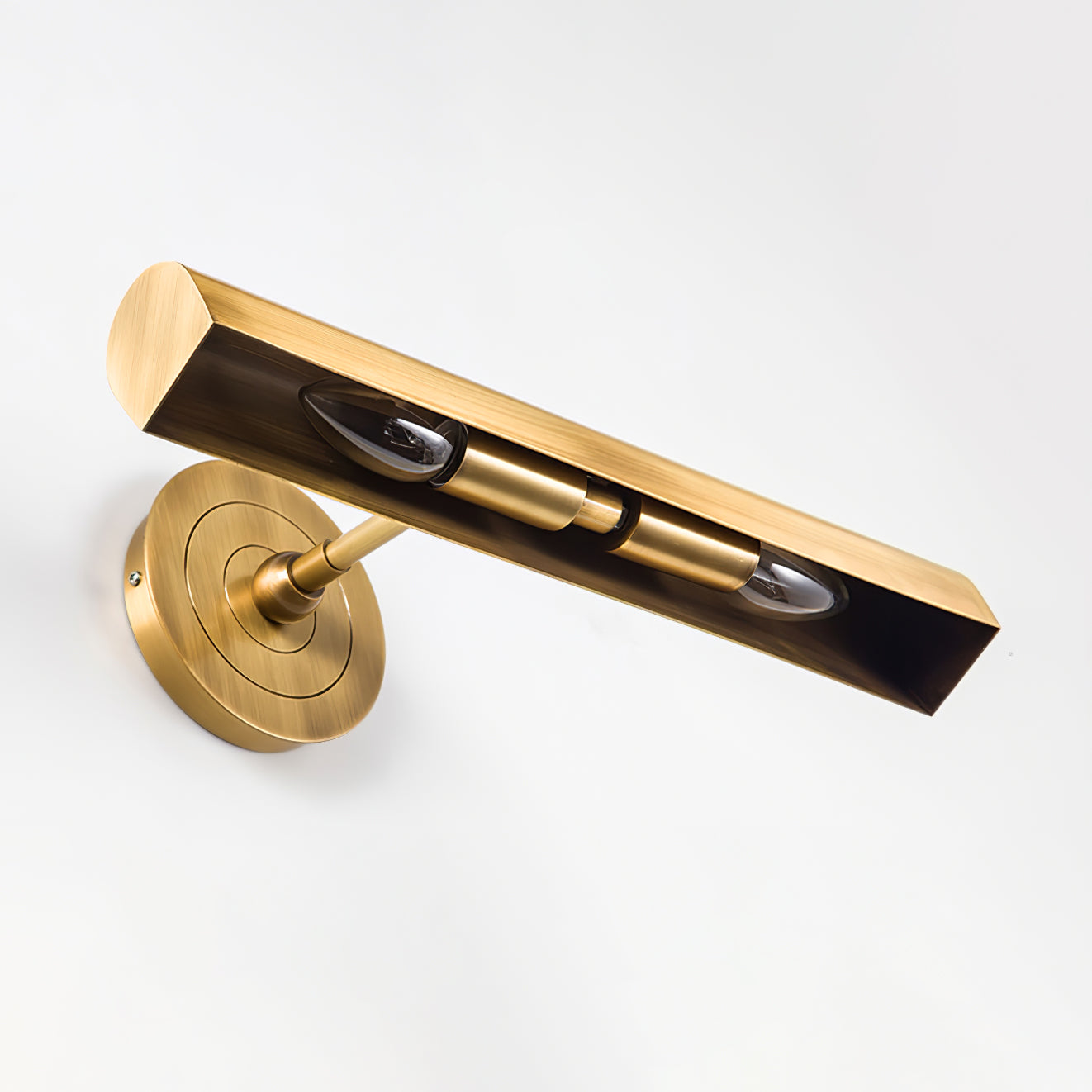 TimelessLume – Luxurious Gold Wall Lamp for Classic Interiors