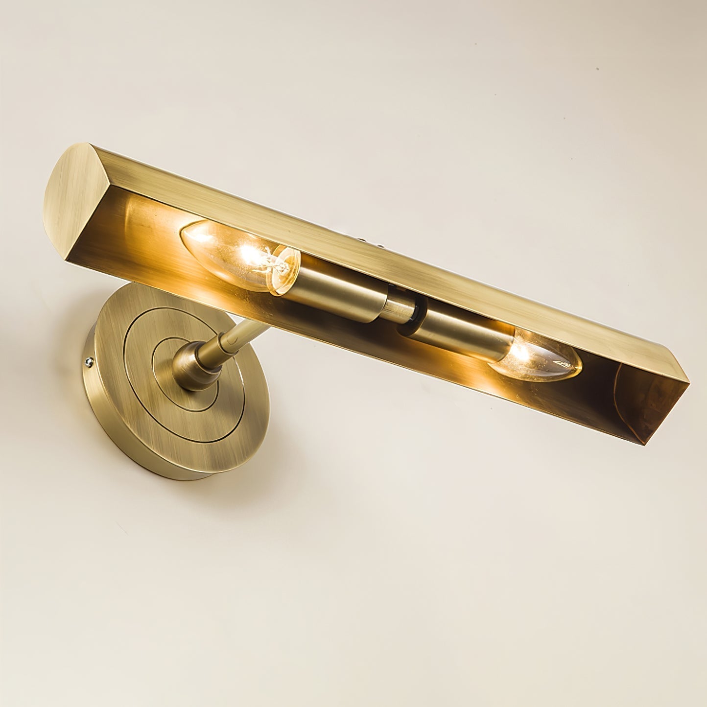 TimelessLume – Luxurious Gold Wall Lamp for Classic Interiors