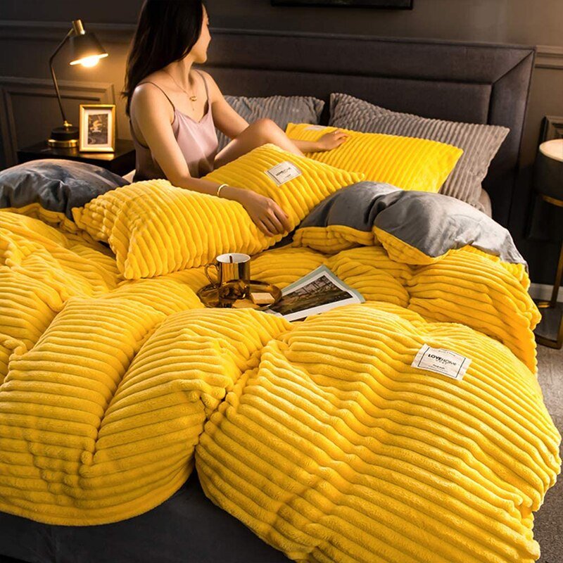 Thelittleesse™ Vera Duvet Blanket – Ultra-Soft, Warm & Cozy Winter Bedding