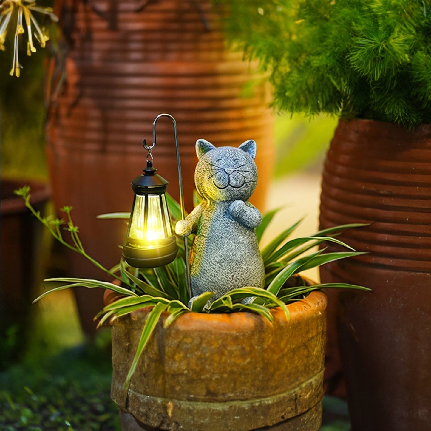 GlowPaw - Golden Cat with Soft Glow