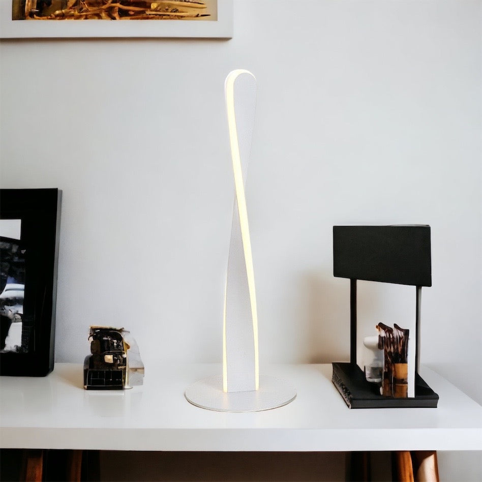 DimLume – Aluminum Desk Lamp with Flexible Dimming Function