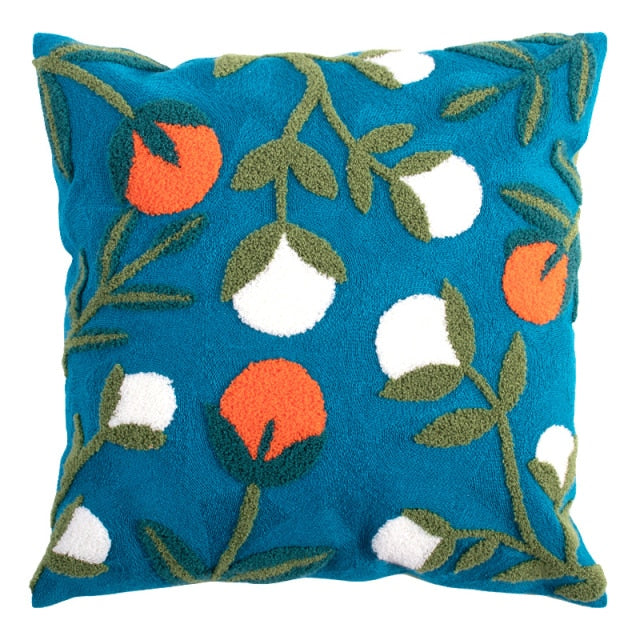 BotanicaLuxe – Knitted Cushion Cover with Lush Floral & Jungle Pattern