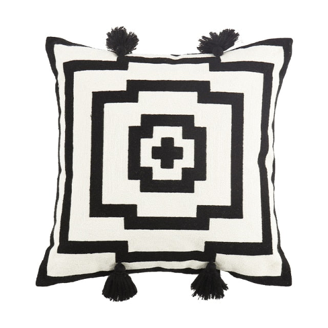 BotanicaLuxe – Knitted Cushion Cover with Lush Floral & Jungle Pattern