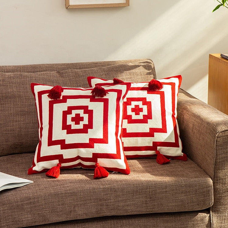 BotanicaLuxe – Knitted Cushion Cover with Lush Floral & Jungle Pattern