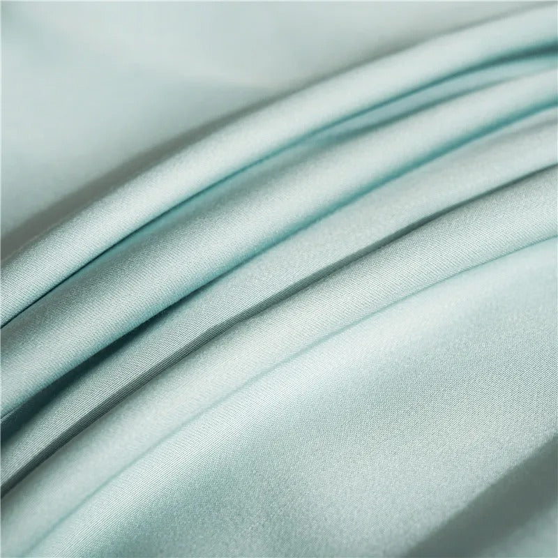 Thelittleesse™ Mulberry Silk Duvet Cover – Breathable, Hypoallergenic Luxury Bedding