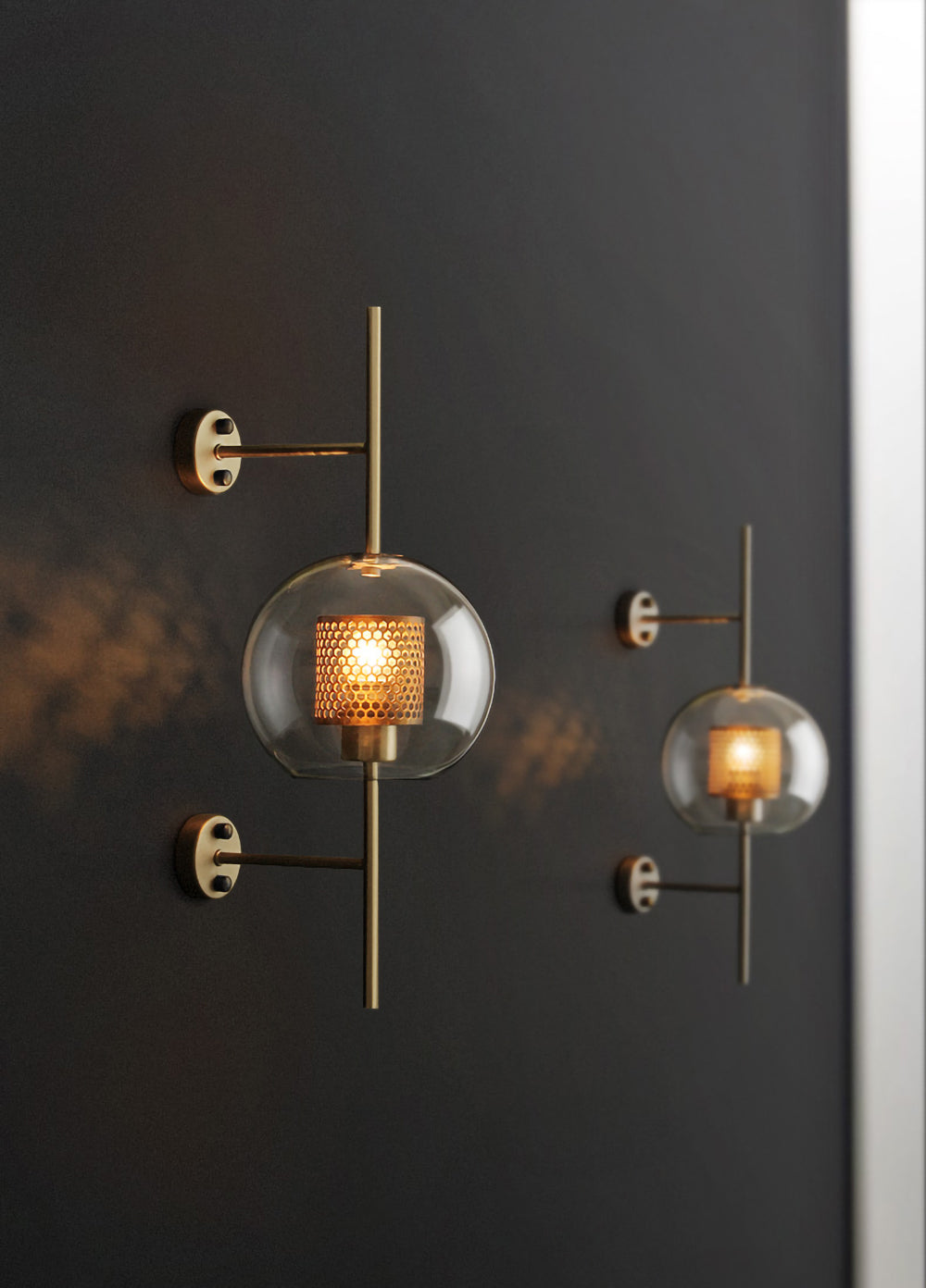 CrystalBeam – Illuminated Glass Wall Lamp for Stylish Lighting