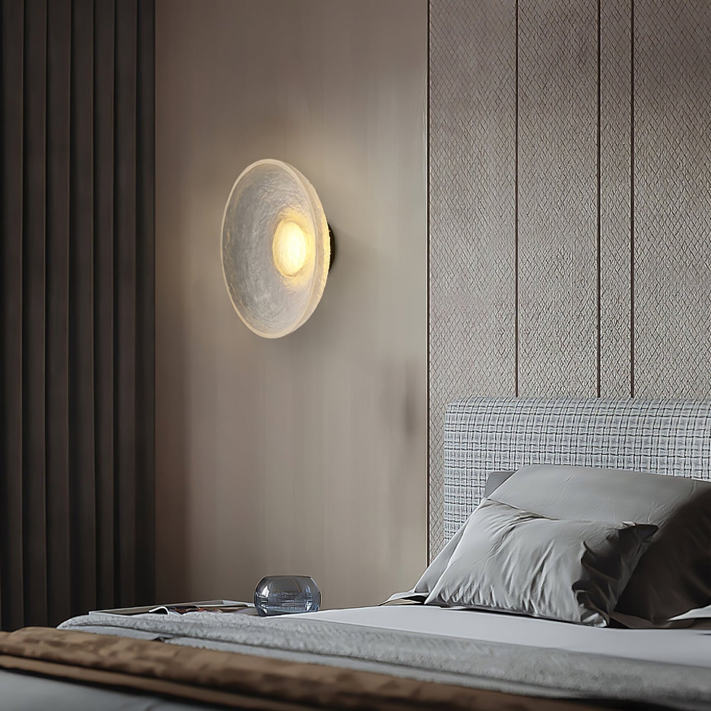SculptLight – Modern Resin Wall Lamp for Timeless Elegance