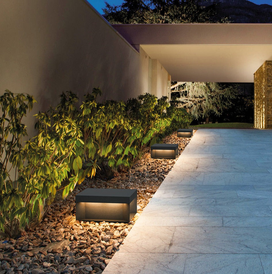 BeamSmart – Modern Outdoor Lamp with Smart Sensor