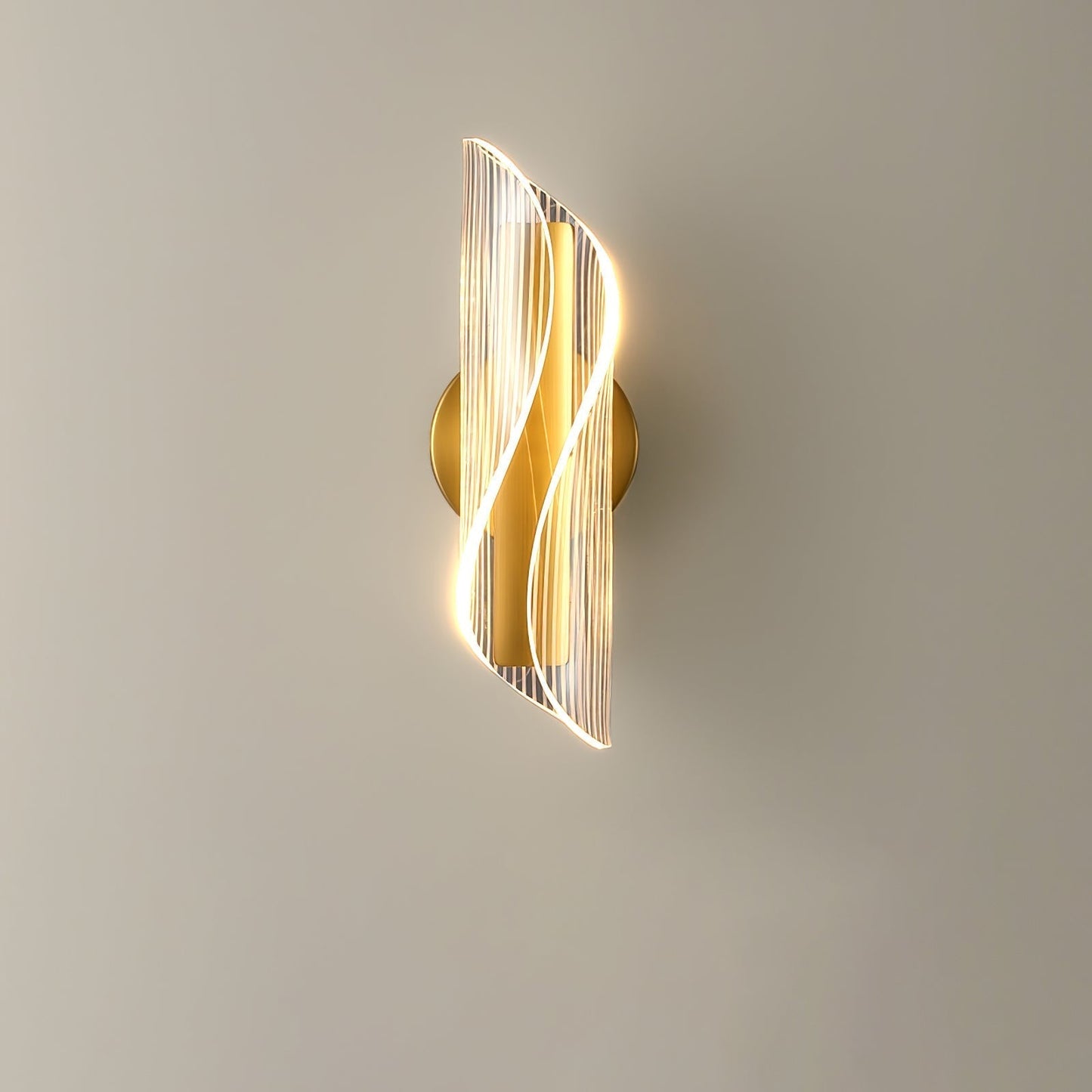 CrystalAura – Sparkling Crystal Wall Light for Glamorous Touch