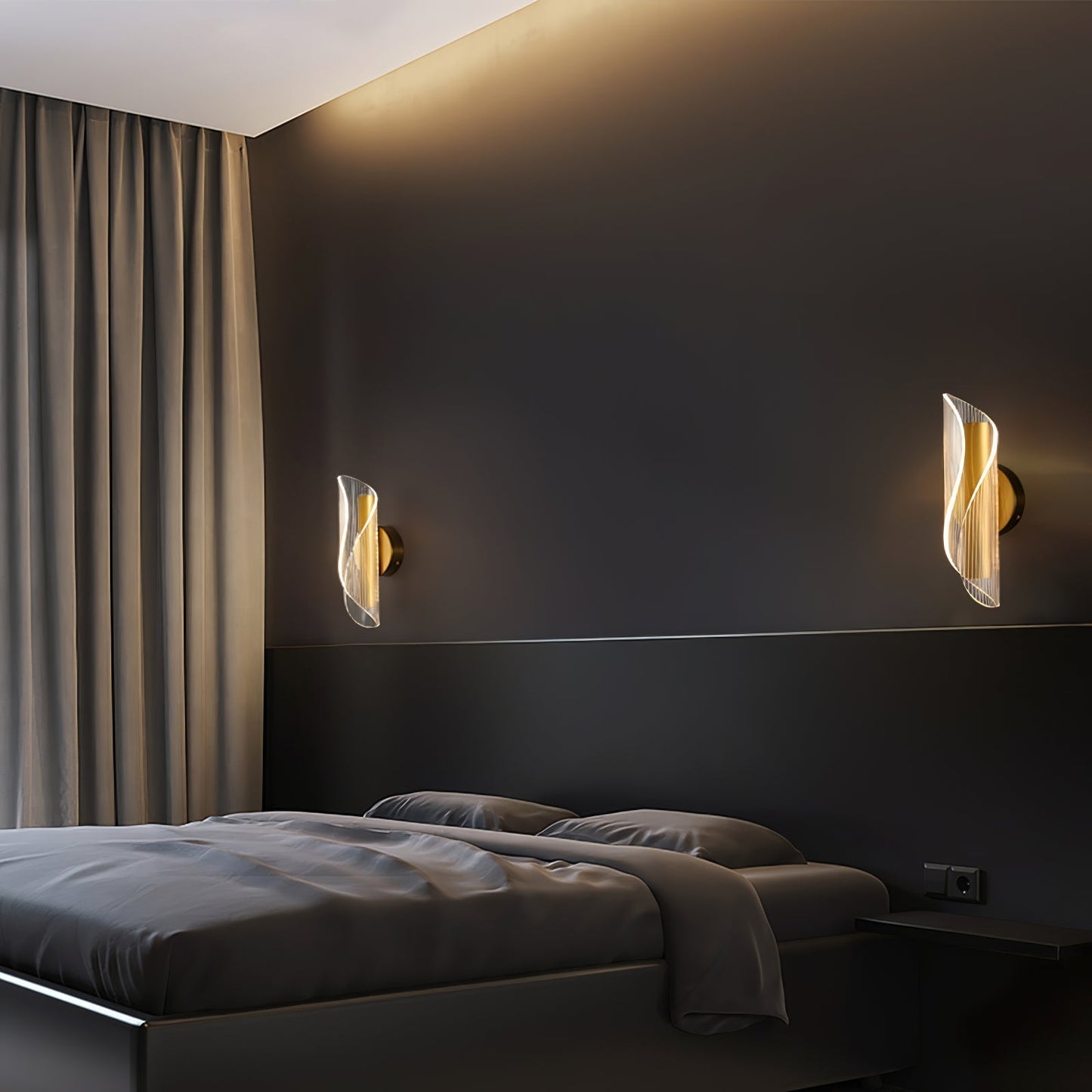 CrystalAura – Sparkling Crystal Wall Light for Glamorous Touch