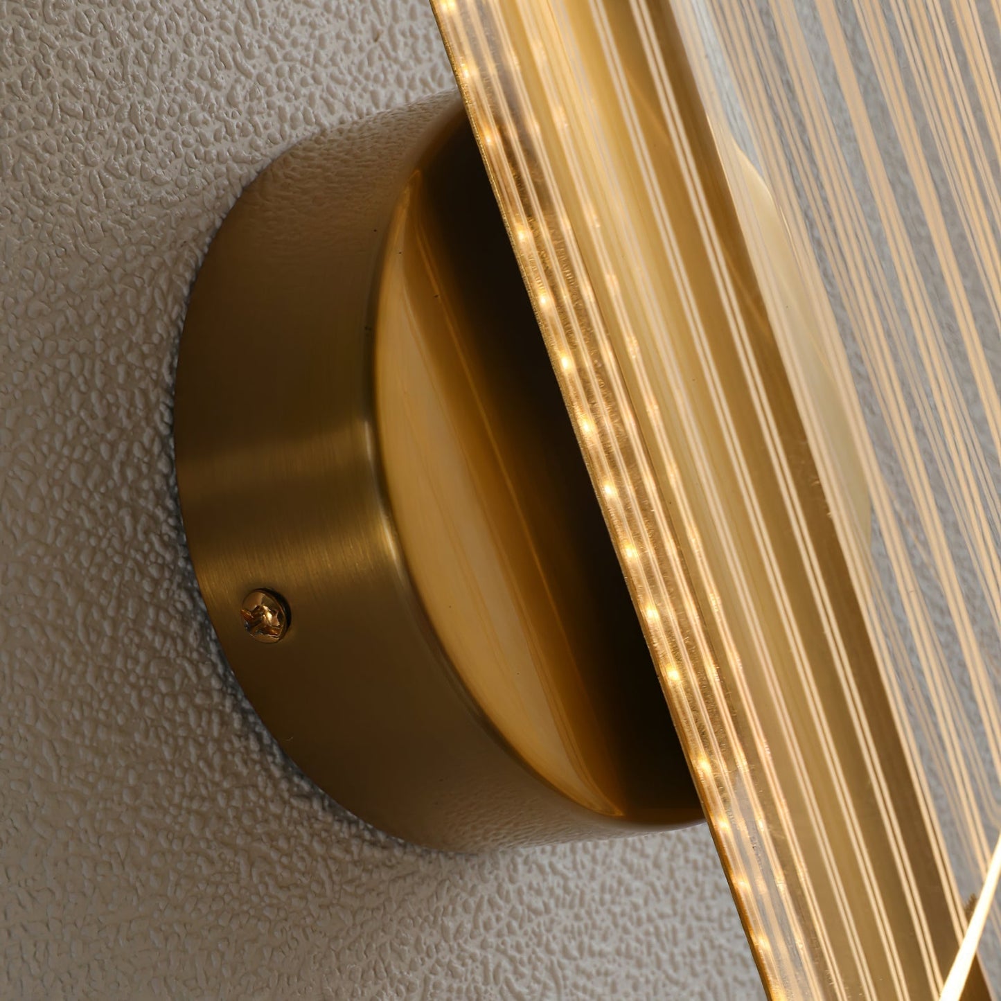 CrystalAura – Sparkling Crystal Wall Light for Glamorous Touch