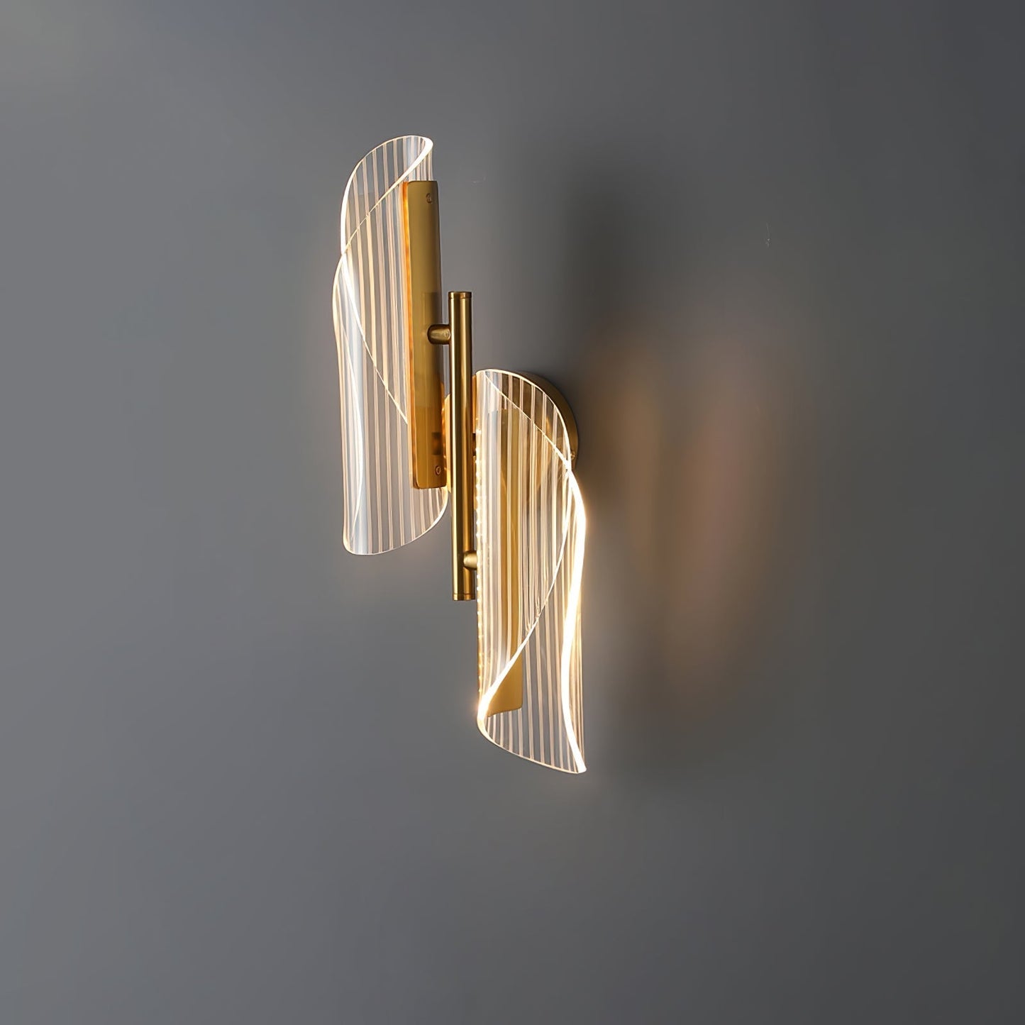 CrystalAura – Sparkling Crystal Wall Light for Glamorous Touch