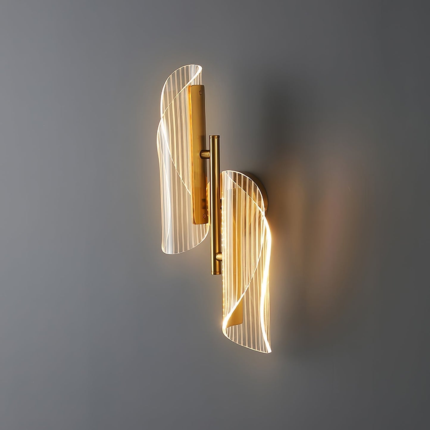 CrystalAura – Sparkling Crystal Wall Light for Glamorous Touch