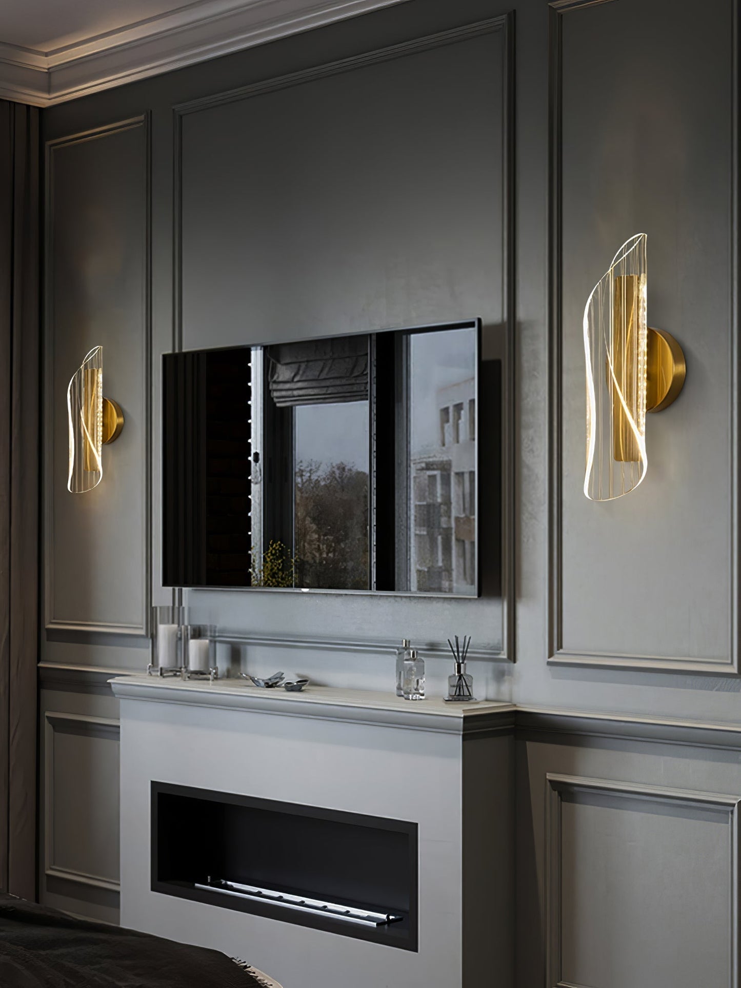 CrystalAura – Sparkling Crystal Wall Light for Glamorous Touch