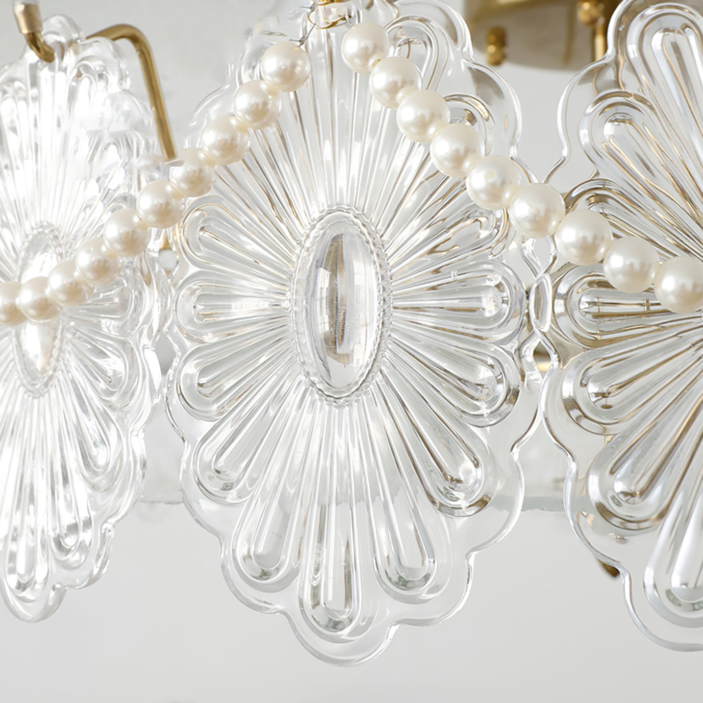 LuxeLamina - Ceiling Lamp with Clear Glass and Cozy Glow