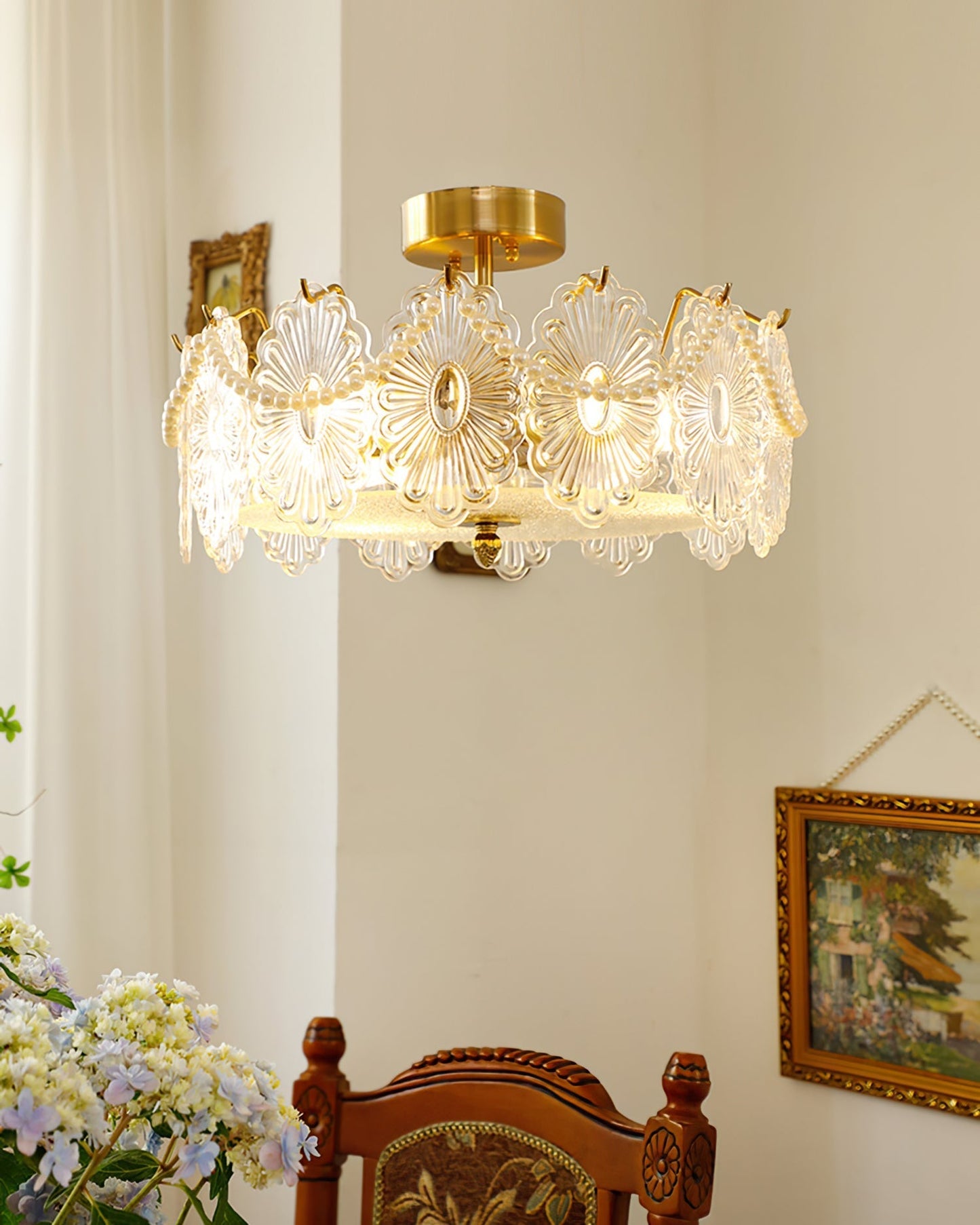 LuxeLamina - Ceiling Lamp with Clear Glass and Cozy Glow