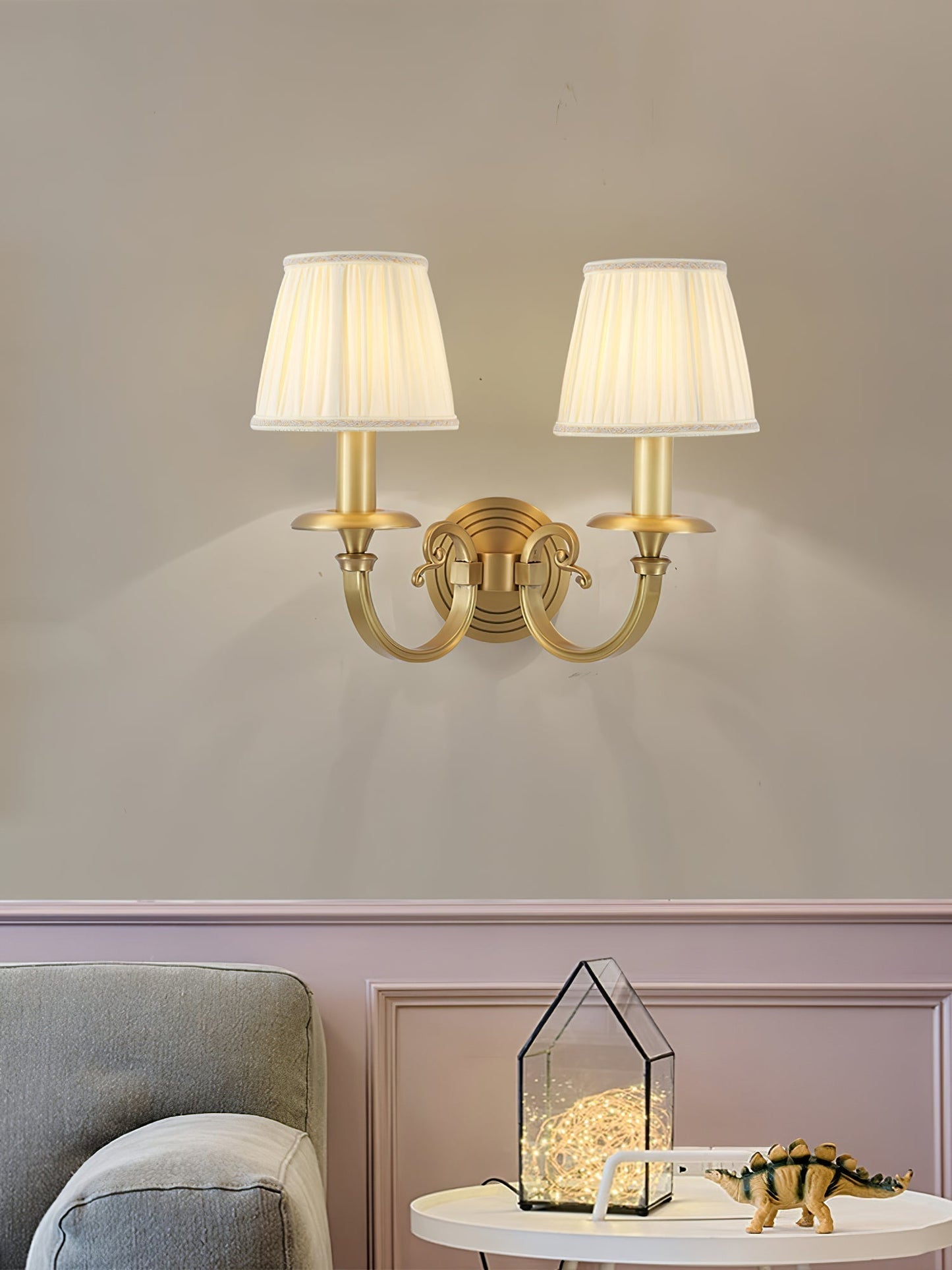 GlowRoyale – Elegant Gold Wall Lamp for Regal Lighting