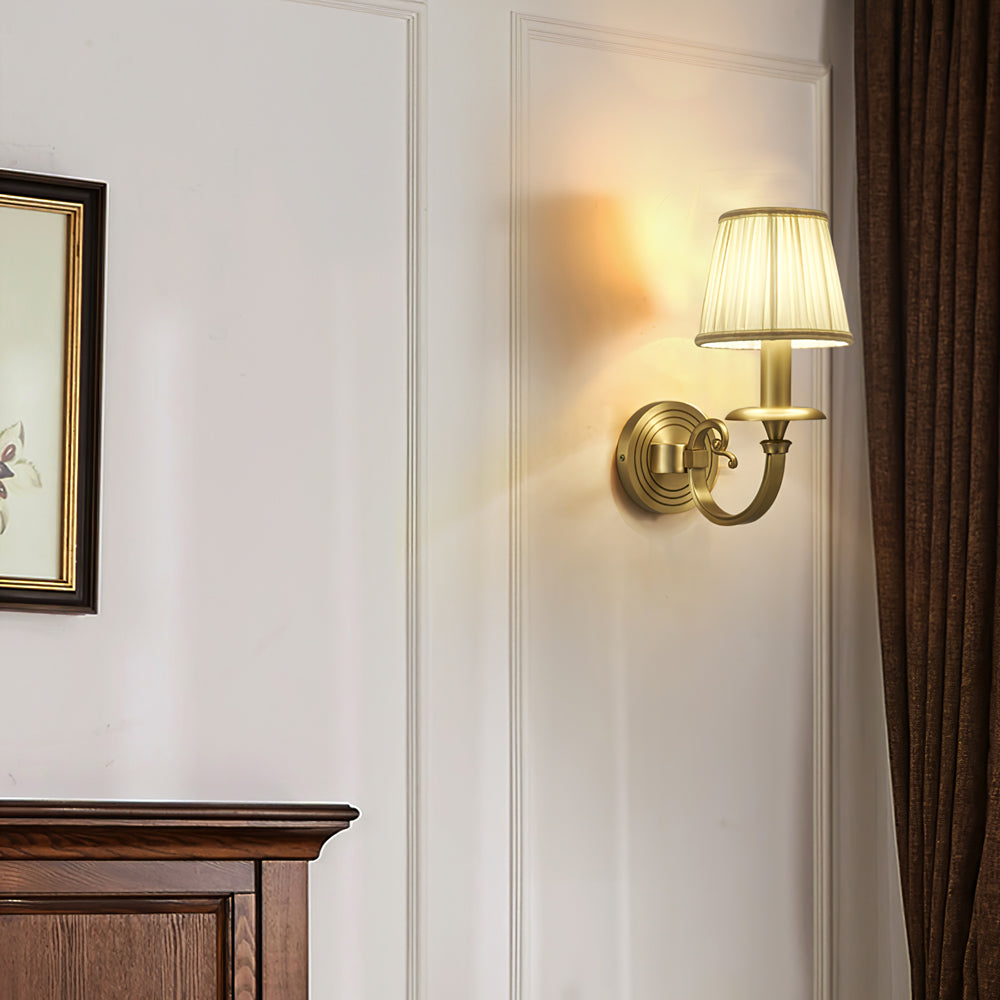 GlowRoyale – Elegant Gold Wall Lamp for Regal Lighting