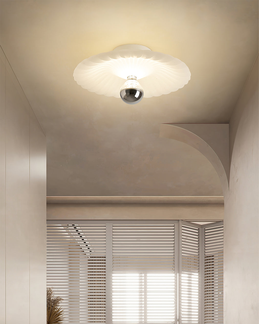LuxePleat - Ceiling Lamp with Detailed Folds and Cozy Glow
