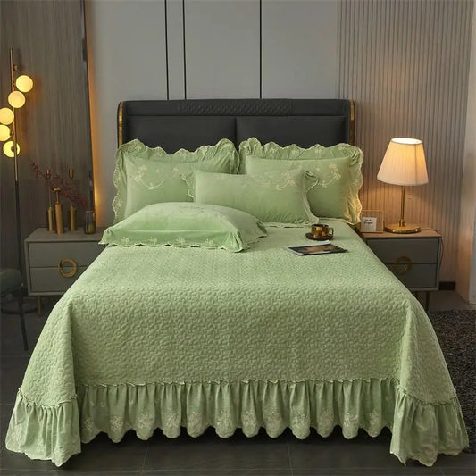 Thelittleesse™ Pistachio Green Bedding Set – Calm, Cozy & Elegant