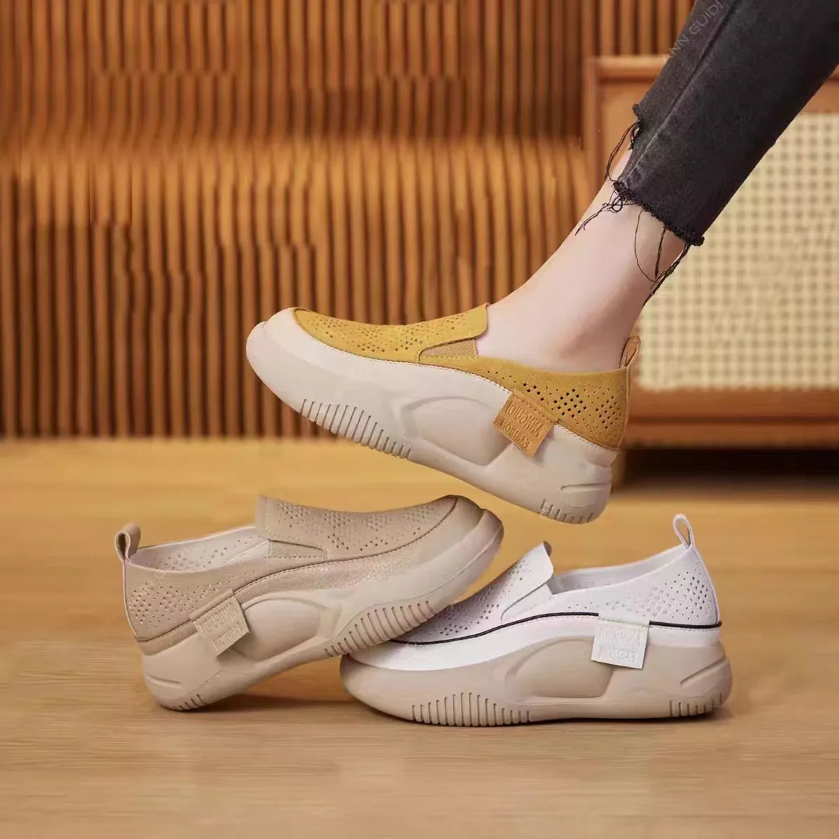 Breathable Soft Sole Slip-On Sneakers/Shoes for Women