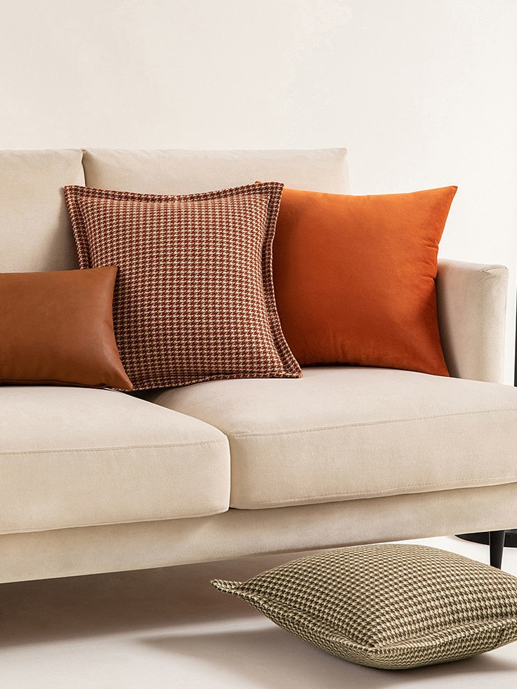 HeritaLuxe – Classic Houndstooth Cushion Cover with Timeless Elegance