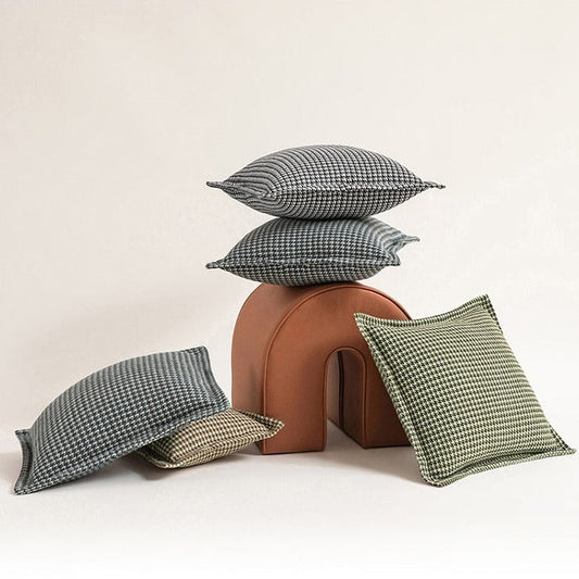 HeritaLuxe – Classic Houndstooth Cushion Cover with Timeless Elegance